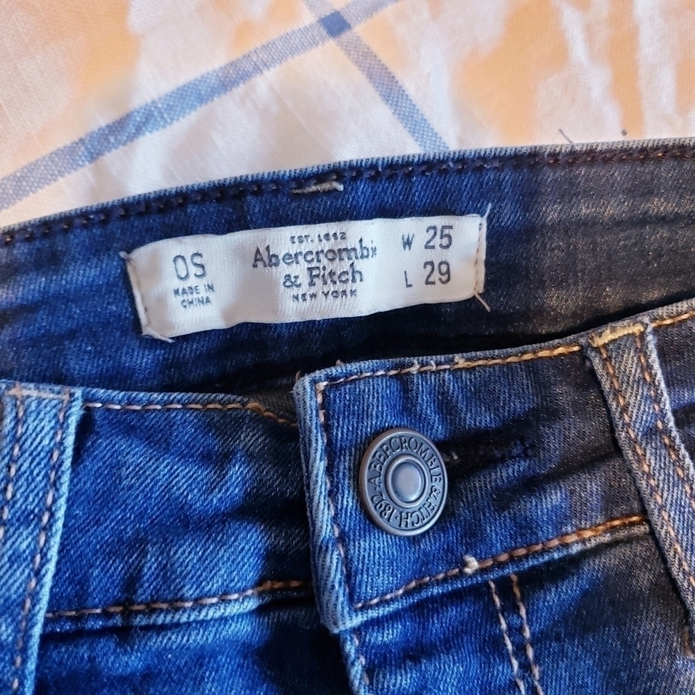 🪴bogo FREE🪴 Abercrombie High Rise Super Skinny Jean Size 0/25 SHORT - Picture 4 of 4